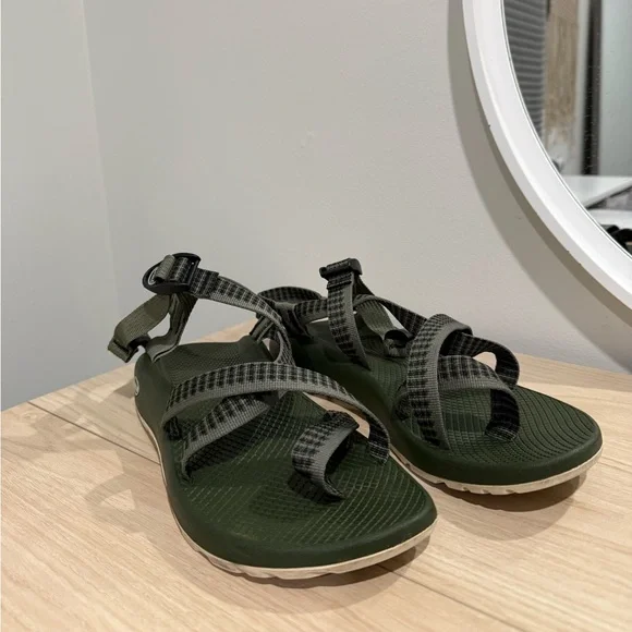 Womens Chaco sandals - Picture 2 of 7